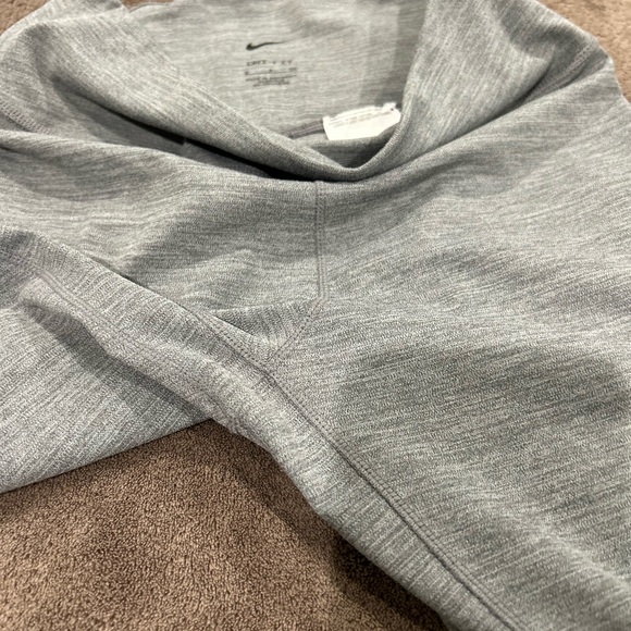 Nike Dri Fit Gray Leggings in Small - Picture 2 of 6
